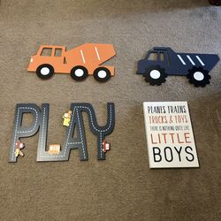 Toddler/Little boys Trucks Wall Decor 