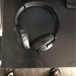 Skull Candy Over Head Headphones