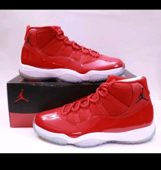 JORDAN 11's