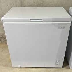 Insignia 7 Cu. Ft. Chest freezer
