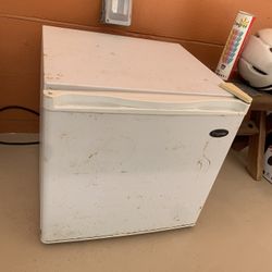Mini Fridge 