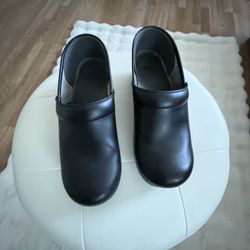 Professional Black Leather Clog (Women)