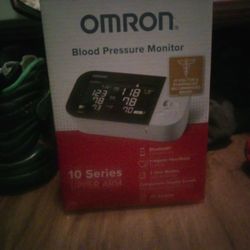 Omron Blood Pressure Blyettoth Monitor