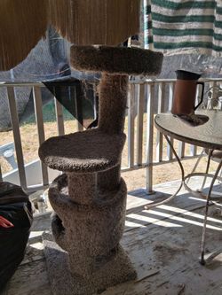 Cat pedestal/tower