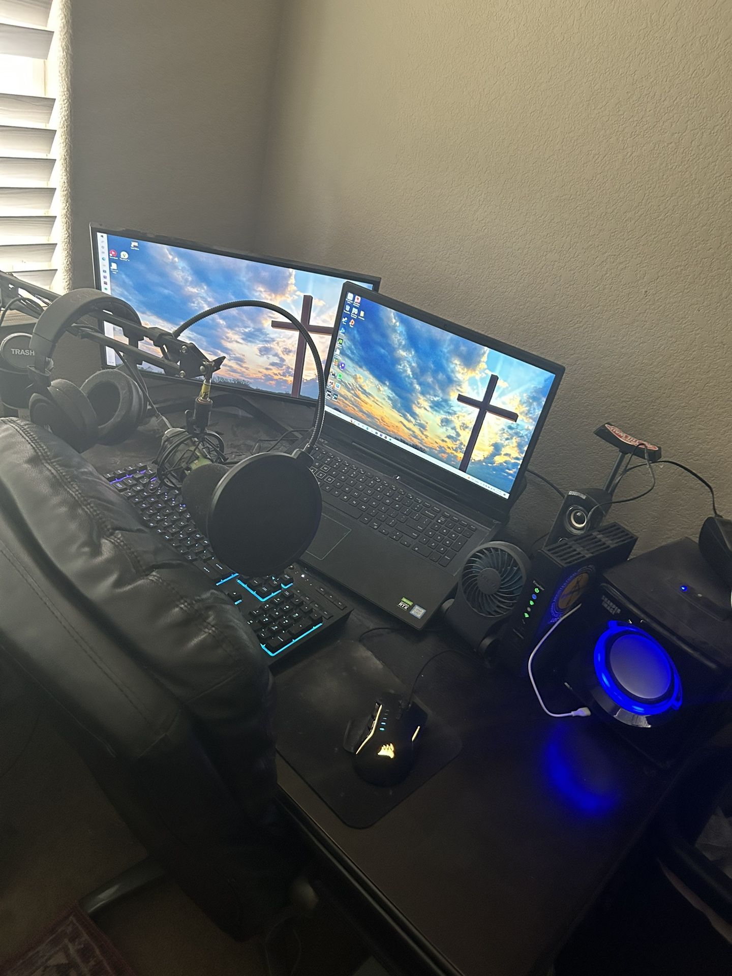 Complete gaming set up for Sale in Menifee, CA OfferUp