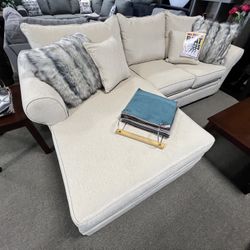 Cute Sofa Chaise $1799💛 Easy Purchase Available ‼️