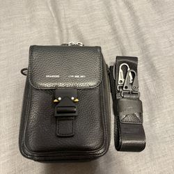 GRAMS28 173 Vertical Sling Bag