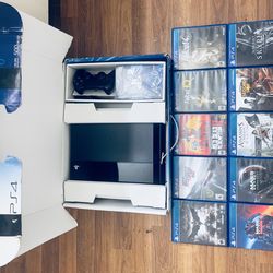 Playstation 4 (500gb) in box lightly used
