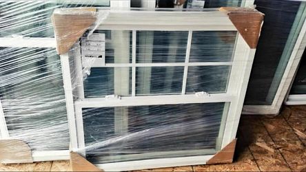 Storm-ready impact windows.
Custom fit. Competitive pricing.