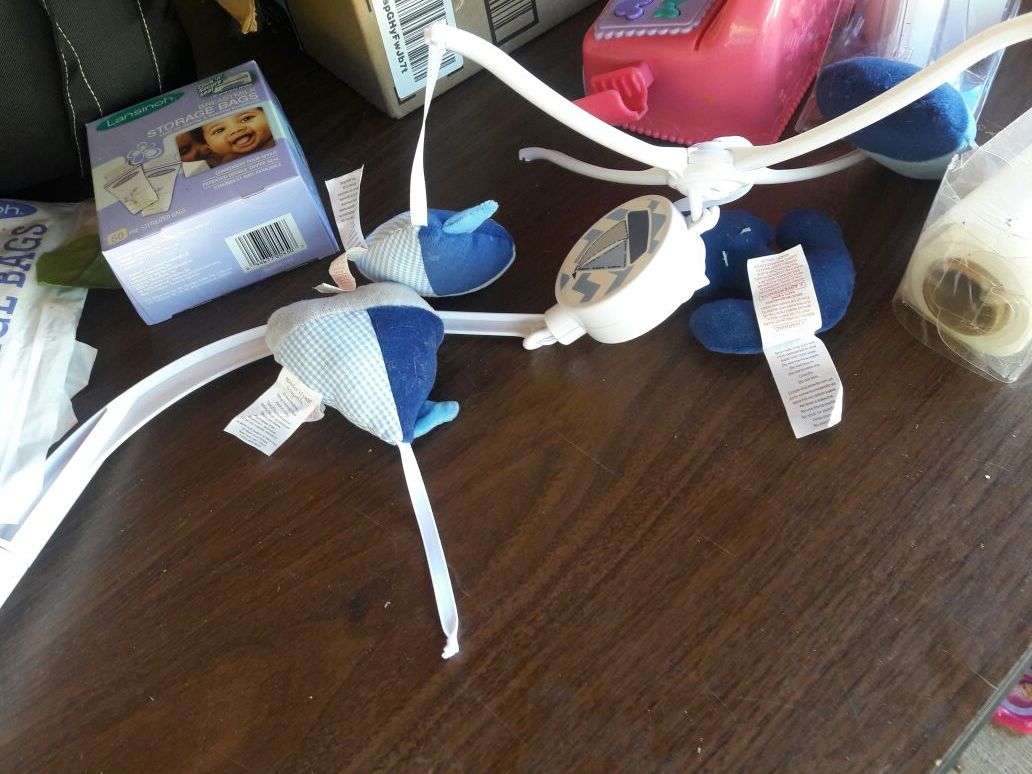 Baby crib mobile
