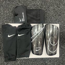 Nike Mercurial LiteShin Guard - Black - size L