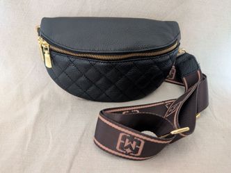 MYRA Black Leather Crossbody Bag Excellent Condition Fanny Pack