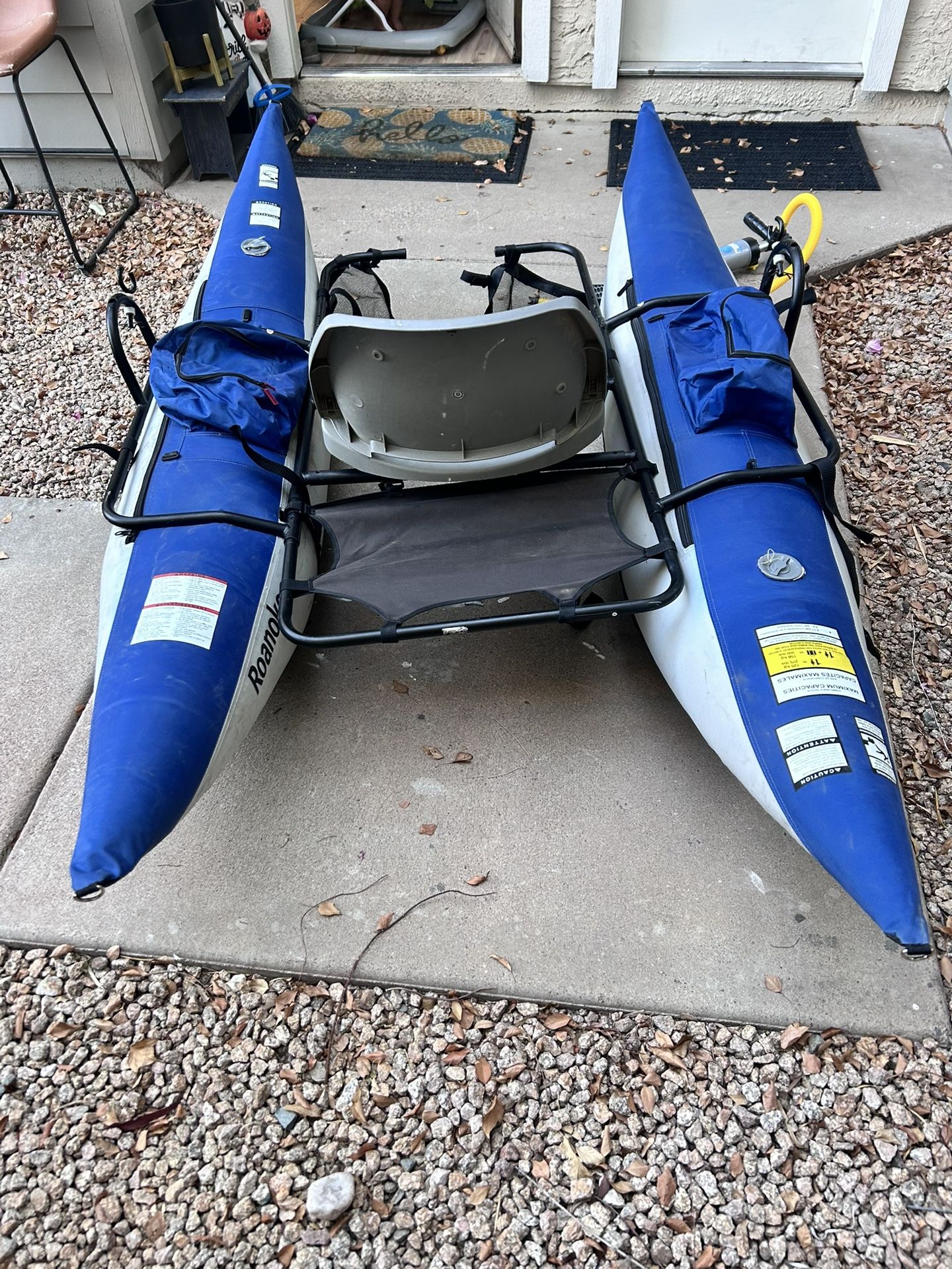 Mini Pontoon (throw Offers Price Is Workable )