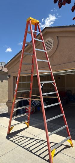 12 foot Werner Fiberglass Step Ladder