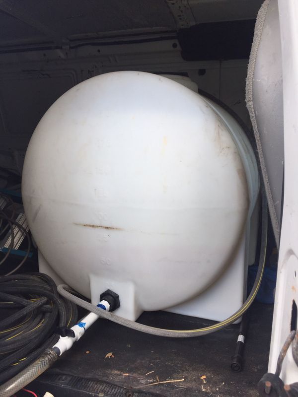 250 gal water tanks for sale