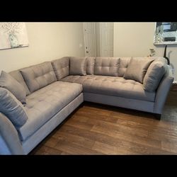 Couch/ Sectional