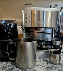 Delonghi Expresso Maker,coffee grinder and asseseries