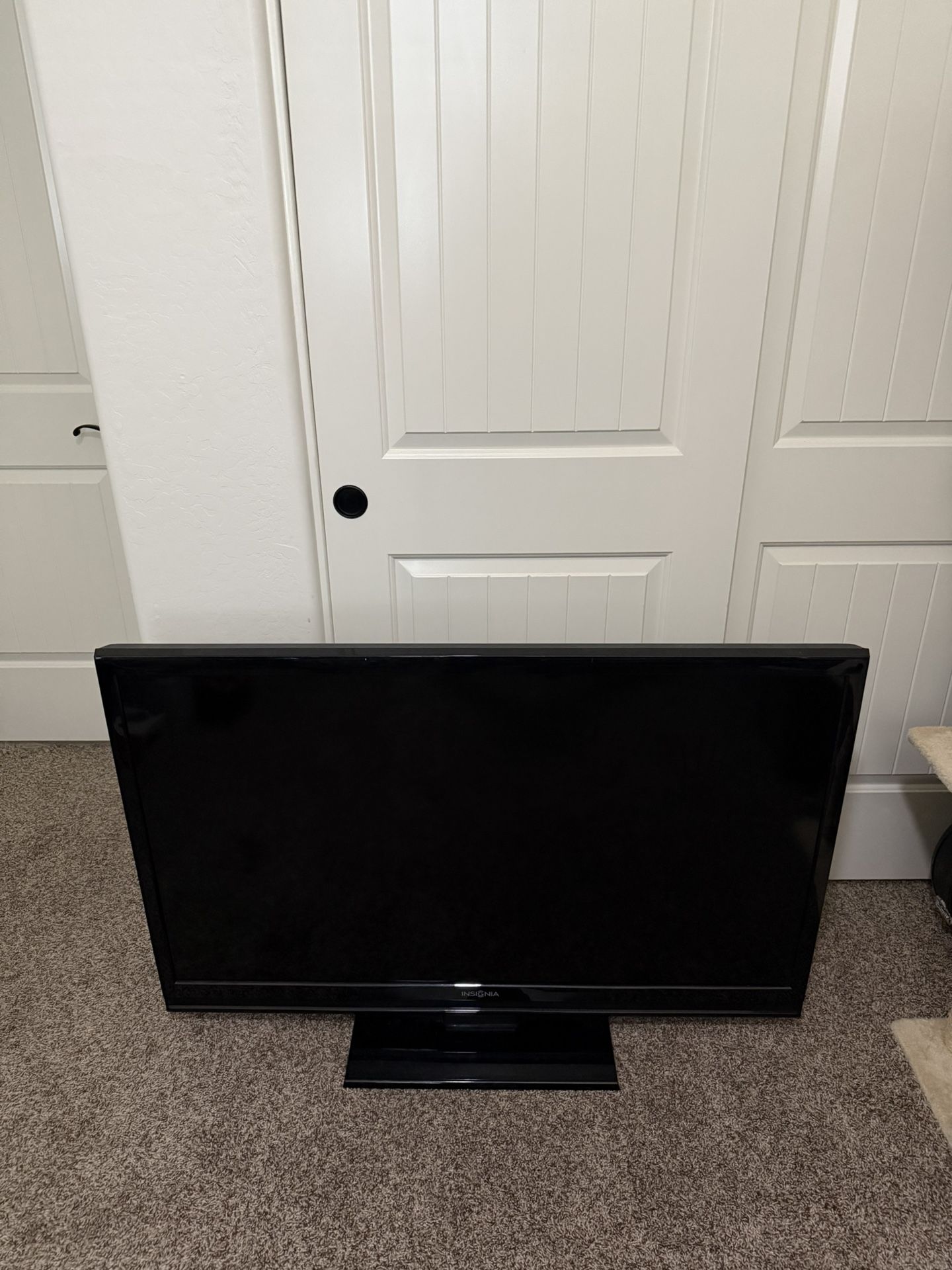50” Insignia TV