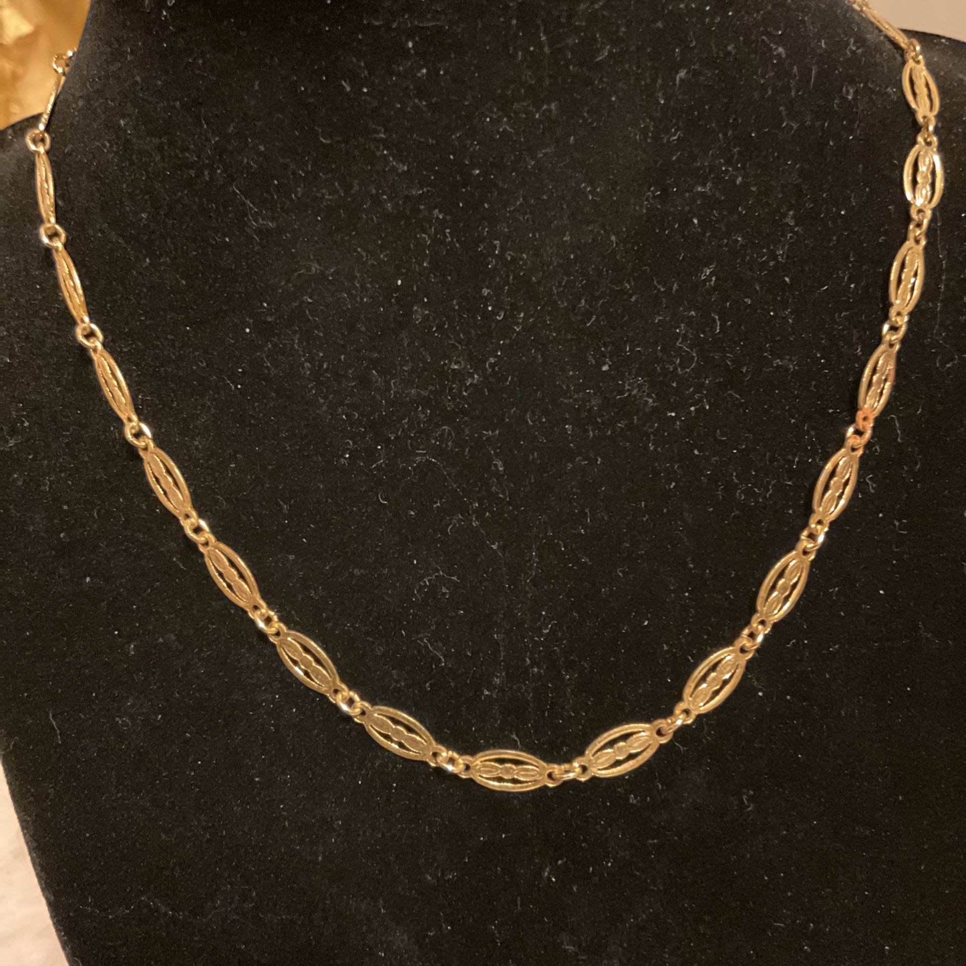 Gold Flat Design Necklace (Avon )