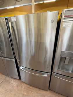 GE 33” single door refrigerator
