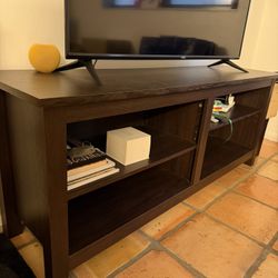 TV Stand 58in 