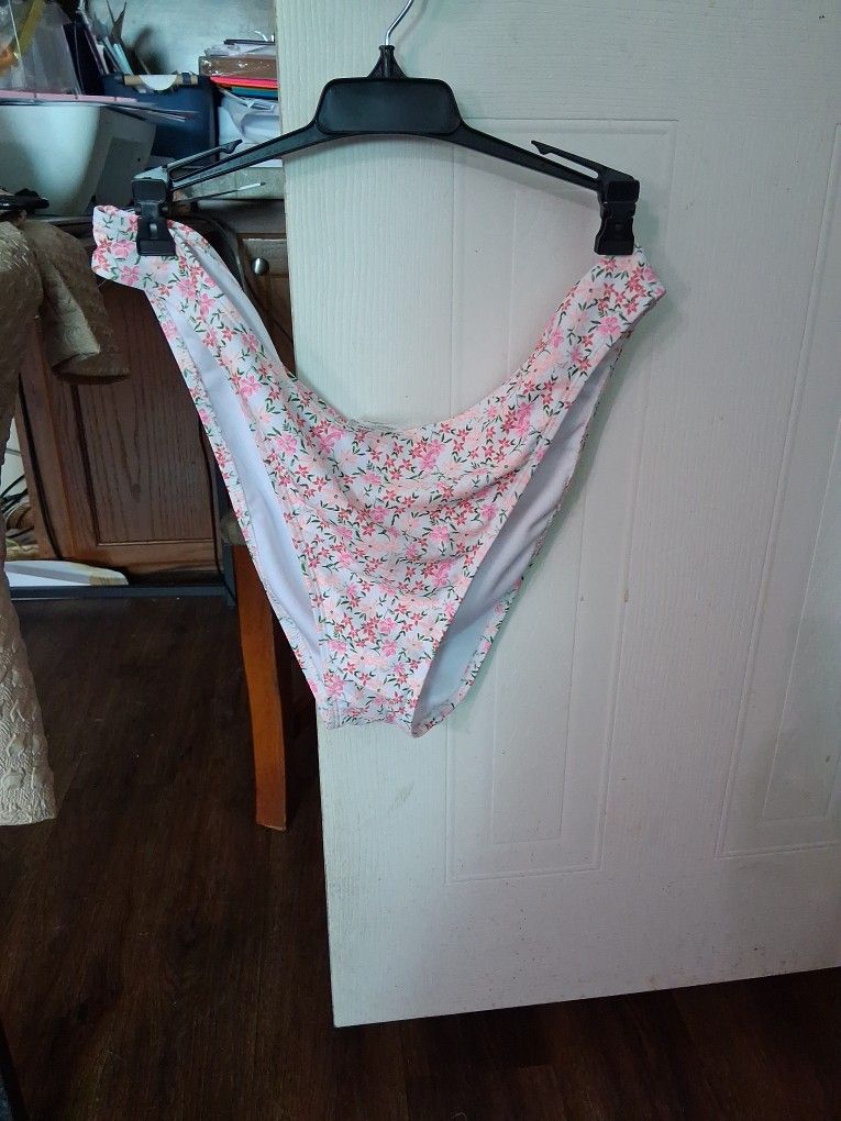 Flower Print Bikini  Size 16 To 18  Xl