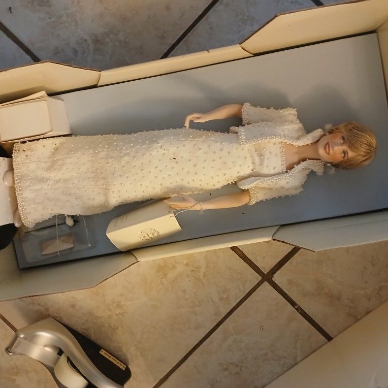 Collection Lady Diana Doll