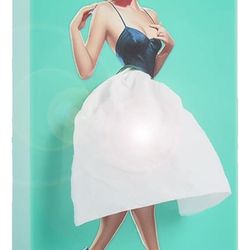 Skirt Tissue Box Holder