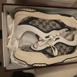 gucci sneakers Size 12
