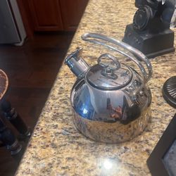 Chantal Classic Polished Stainless-Steel Whistling Tea Kettle