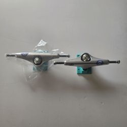 SKATEBOARDS ROYAL TRUCK SIZE 5.5