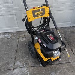 Dewalt By Honda3300  Pressure Washer Like New $320 Firm