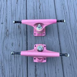 Krux Trucks Pink 