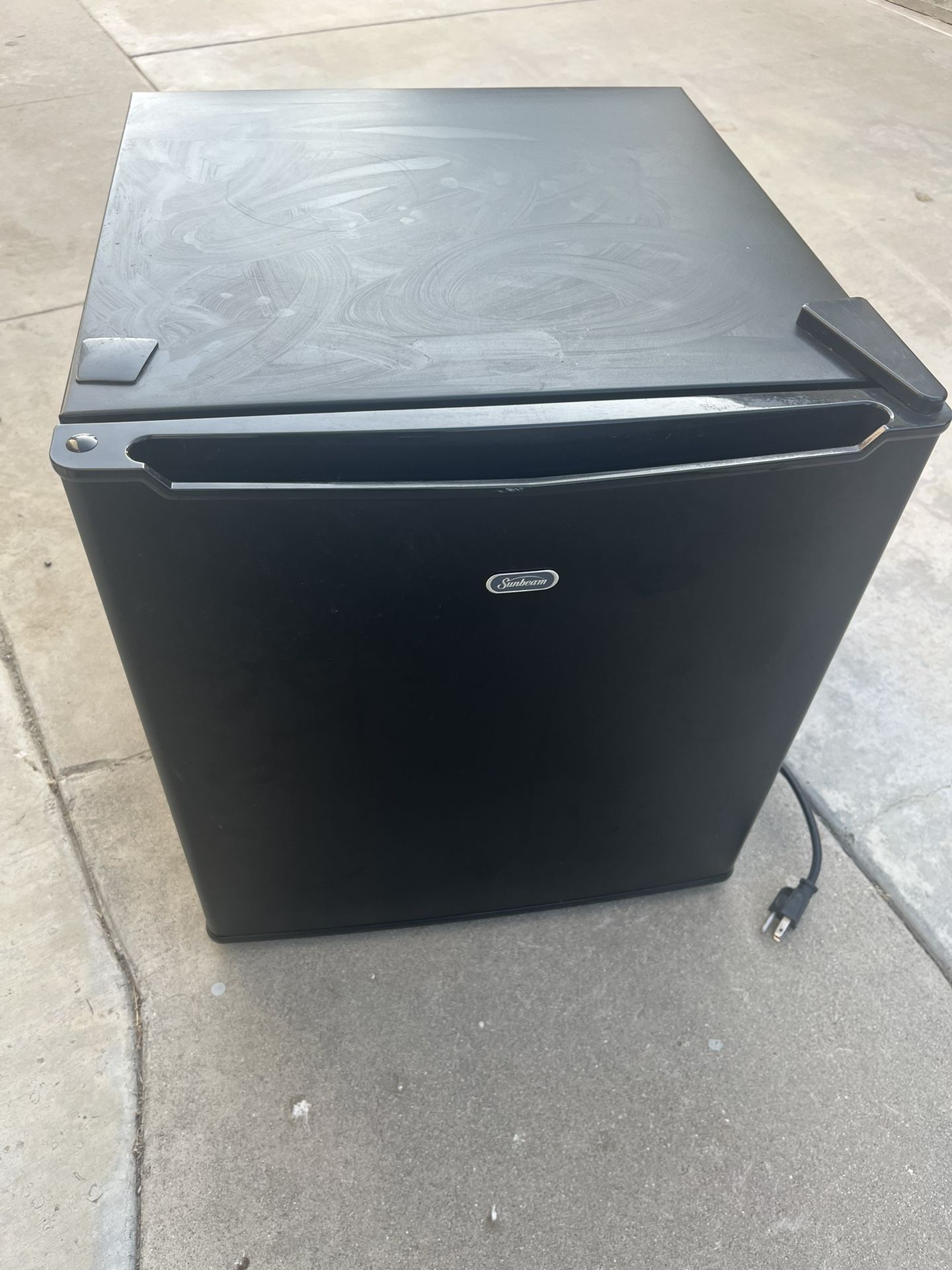 Sunbeam Mini Fridge