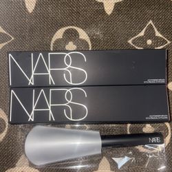 NARS # 13 POWDER BRUSH 