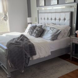 Valentino Tufted King size Bed With Dresser