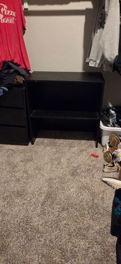 Free Small shelf unit/bookshelf