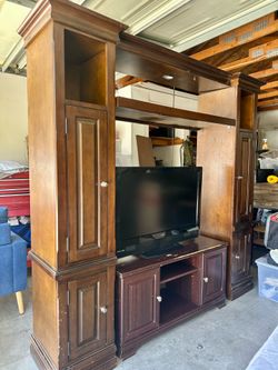 FREE Entertainment Center / TV Wall Unit