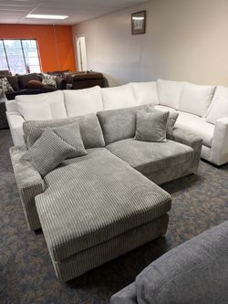 Sofas // perfect for small space // livingroom furniture// pullout bed // L-Shape sofas