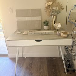 Modern Wood Desk + Aesthetic Décor Bundle – Pasadena Pickup)” NJ
