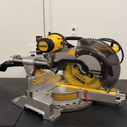 DWS779- 12-inch double-bevel sliding compound miter saw