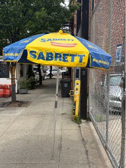 Sabrett official commercial hot dog umbrella- new!