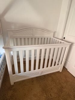 White crib