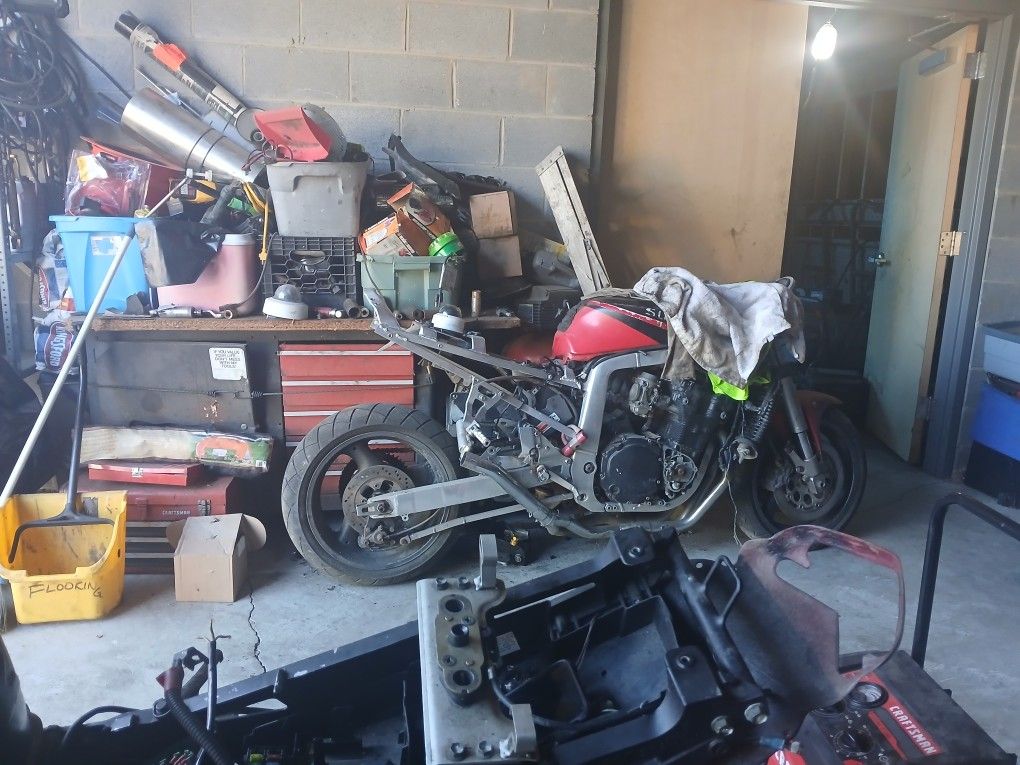 1999 Gsxr 1100 An 2004 Gsxr 750