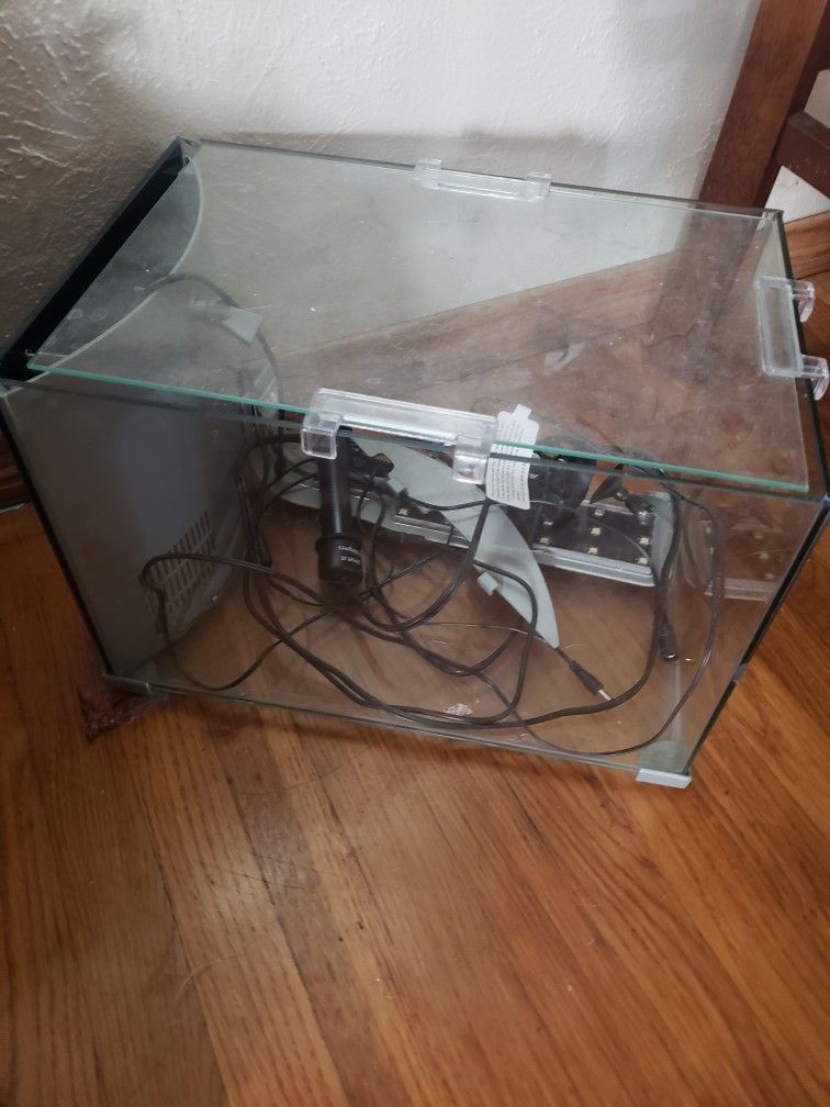 5 Gallon Fish Tank Free