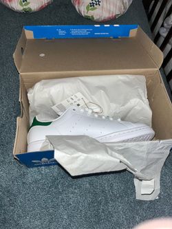 woman’s 8 1/2 adidas