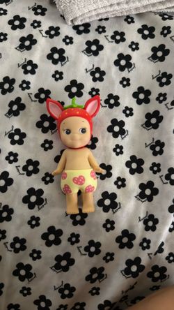 Strawberry  deer Sonny Angel