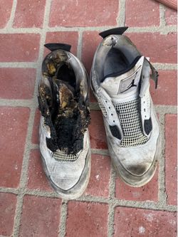Lightly used Jordan 4 military black
