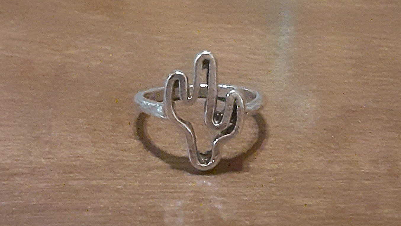 Sterling Silver Cactus Finger Ring.