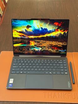Lenovo Yoga 9i 2-in-1 14” 3k 120hz OLED Laptop 32GB 1TB with Carrying Case